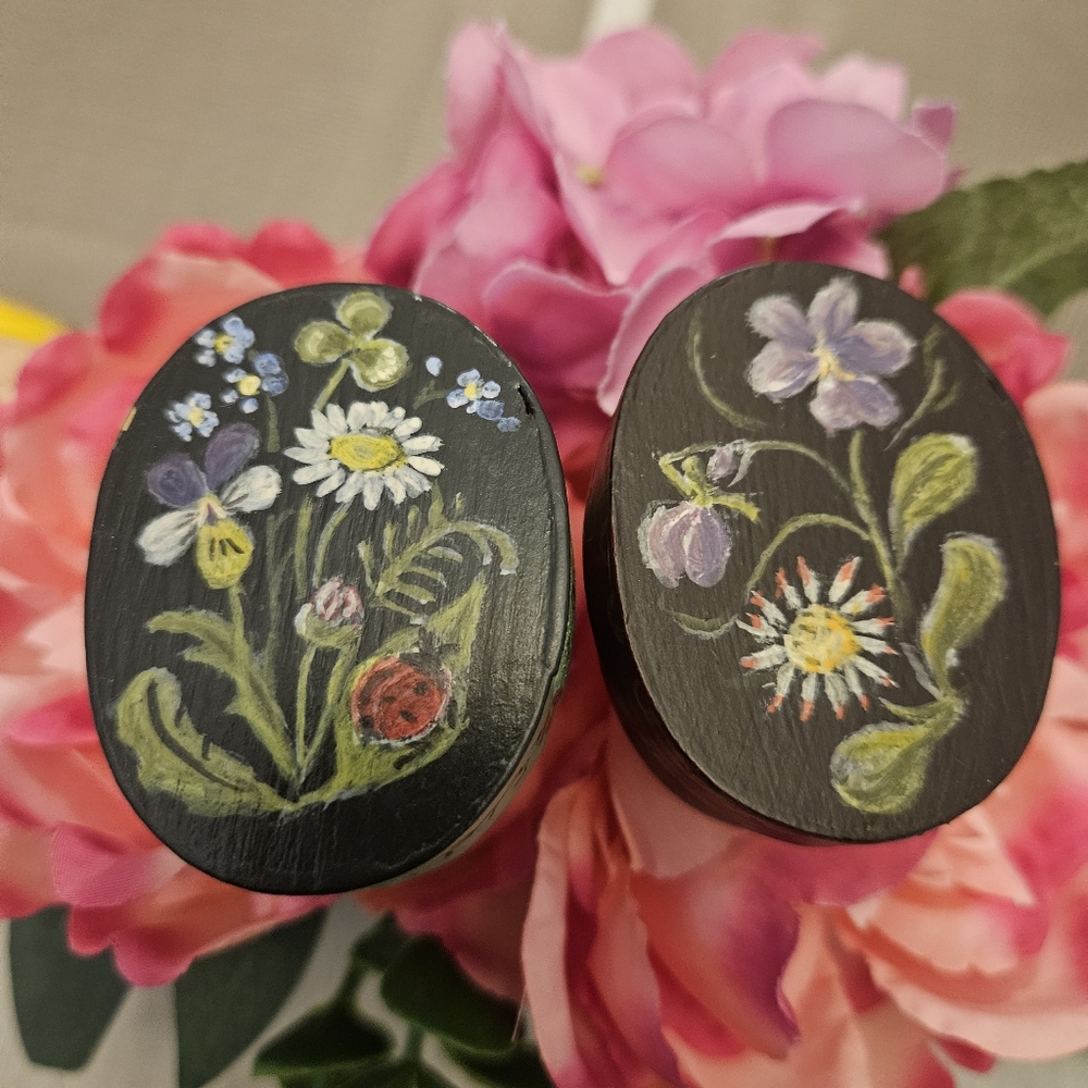 Vintage handpainted flowers trinket boxes lot